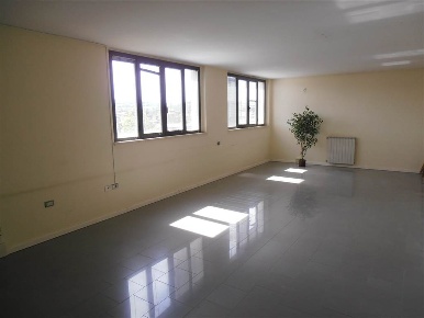Foto Ufficio a Torrita di Siena Centro di 92 m² con 3 locali in affitto