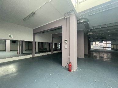 Foto Locale commerciale in VIA G. D'ANNUNZIO  65/A, Lecce Ariosto di 658 m²