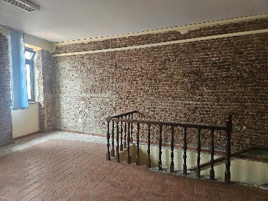 Foto Attività commerciale in VIA SANTA MARINA, Polistena di 130 m²
