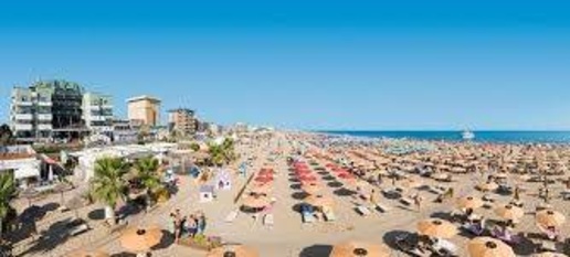 Foto Hotel a Rimini di 1800 m² con 30 locali in vendita