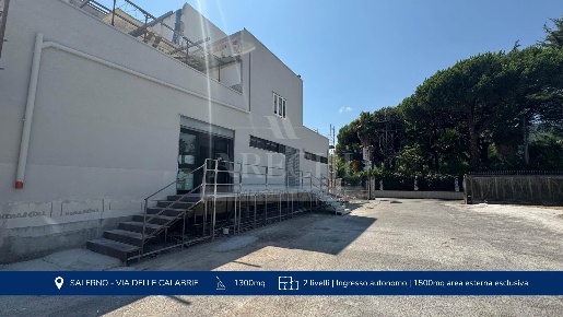 Foto Negozio a Salerno Zona Industriale - San Leonardo di 1300 m²