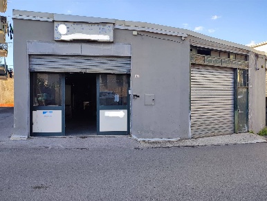 Foto Magazzino a Nocera Inferiore di 135 m² con 1 locali in vendita