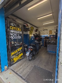 Foto Attività commerciale in VIALE JONIO 305, Roma Città Giardino di 30 m²