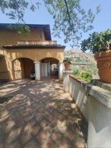 Foto Hotel a Taormina Centro di 300 m² con 37 locali in vendita