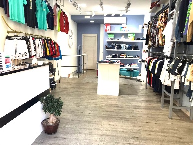 Foto Negozio in Viale Mario Rapisardi 140, Catania di 45 m² con 2 locali