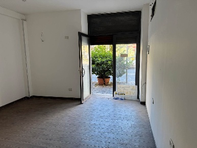 Foto Negozio in Piazza Iolanda 7, Catania Libertà - Stazione di 62 m²