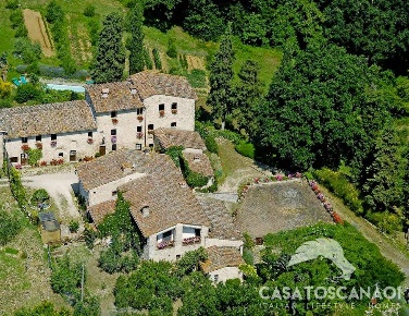 Foto Agriturismo a San Gimignano di 805 m² con 35 locali in vendita