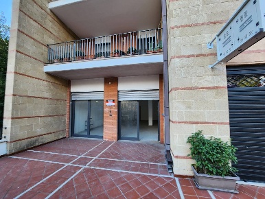 Foto Attività commerciale a Grottaglie di 96 m² in vendita