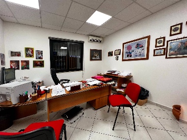 Foto Magazzino in via Linea ferrata  60, Monreale Scale di 600 m²