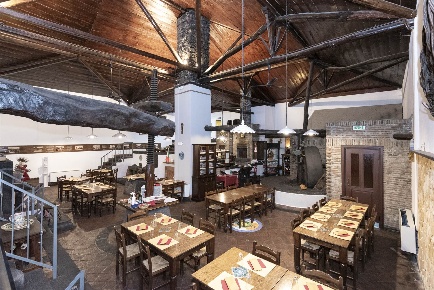 Foto Attività commerciale in VIA GROTTE  4, Nicolosi di 400 m² con 2 locali