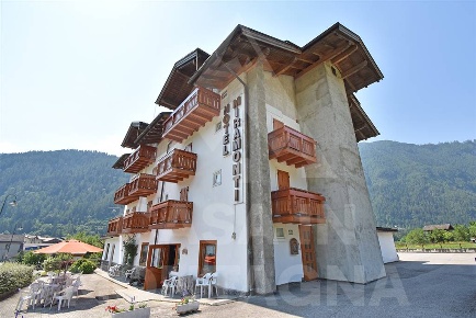 Foto Hotel a Imer Centro di 1400 m² con 33 locali in vendita