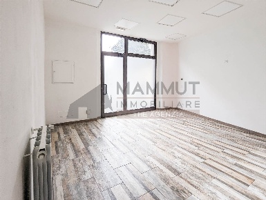 Foto Negozio a Firenze Campo di Marte di 35 m² con 2 locali in affitto