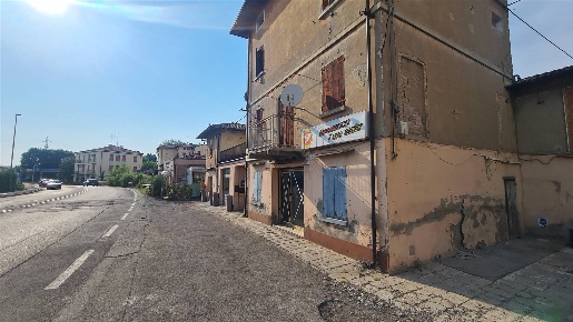 Foto Negozio a Modena Madonnina - Tre Olmi di 110 m² con 4 locali