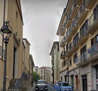 Foto Negozio in via clausura, Avellino di 55 m² con 1 locali in vendita