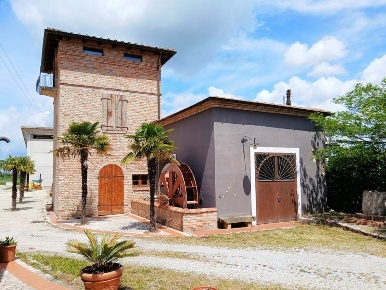 Foto Ristorante a Torrita di Siena Centro di 200 m² con 5 locali in affitto