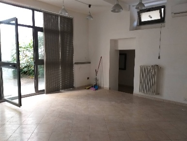 Foto Laboratorio in pucci, Lastra a Signa Centro di 100 m² con 3 locali