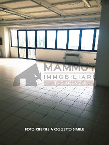 Foto Laboratorio a Scandicci Via Pisana di 238 m² con 5 locali in affitto