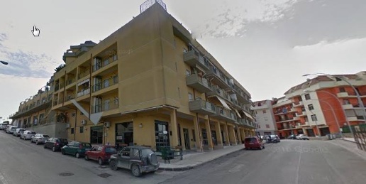 Foto Negozio in V.LE KENNDY, San Cataldo Centro di 110 m² con 1 locali