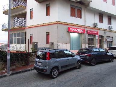 Foto Negozio in Via Friscia Maglienti 77, Sciacca Centro di 90 m²