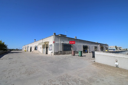 Foto Laboratorio in Via Giuseppe Marraffa, Martina Franca di 620 m²
