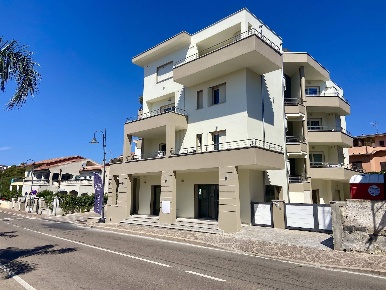 Foto Negozio in Via Della Libertà, Golfo Aranci di 160 m² con 1 locali