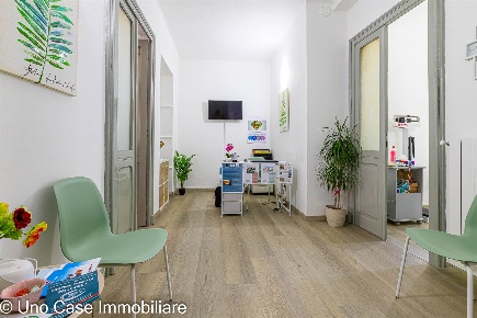 Foto Attività commerciale in via san lorenzo 5, Ivrea di 50 m² con 3 locali