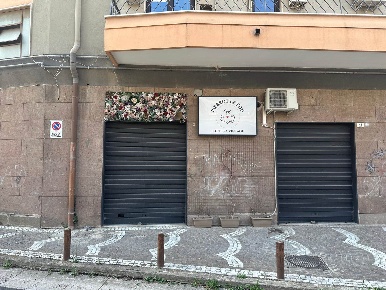 Foto Negozio in Via degli Orti 48, Santa Maria Capua Vetere di 50 m²