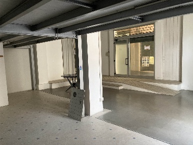 Foto Locale commerciale a Fano Centro Storico di 80 m² con 1 locali