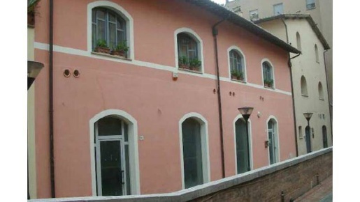 Foto Negozio a Foligno Centro Storico di 60 m² in vendita
