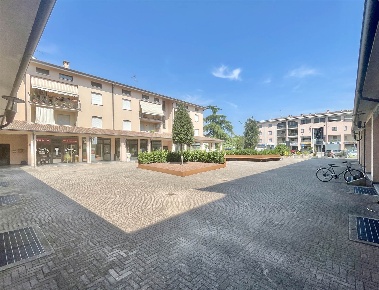 Foto Negozio a Borgo Virgilio Cerese di 125 m² con 2 locali in affitto