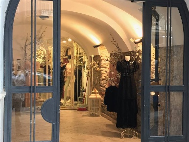 Foto Locale commerciale in VIA TRENTO 16, Salerno Pastena - Pastena Alta