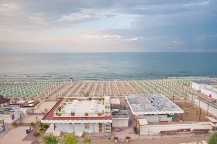 Foto Hotel a Cervia Mare di 590 m² con 13 locali in vendita