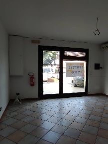 Foto Attività commerciale a San Felice sul Panaro di 70 m² con 2 locali