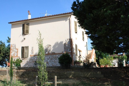 Foto Cessione attività a Campagnatico di 553 m² con 10 locali in vendita