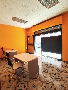 Foto Negozio in via vincenzo vitale 6, Atripalda di 57 m² con 1 locali