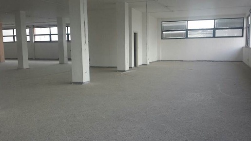 Foto Locale commerciale a Salerno Mercatello - Mariconda di 900 m²