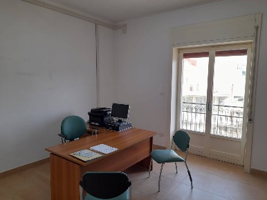 Foto Ufficio in via Circumvallazione, Nola Centro di 20 m² con 1 locali