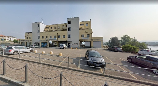 Foto Negozio in Via Dante 35, Luisago Centro di 202 m² con 10 locali