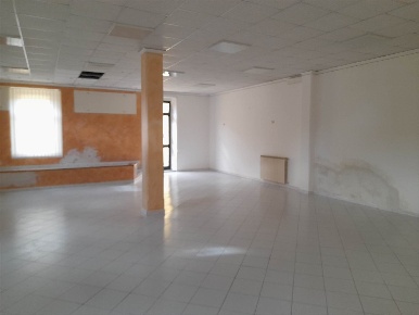 Foto Magazzino a Campi Bisenzio San Donnino di 160 m² con 3 locali