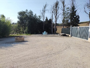 Foto Laboratorio a Fermo Salvano di 135 m² con 3 locali in vendita