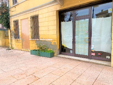 Foto Attività commerciale a Pegognaga Centro di 140 m² con 3 locali