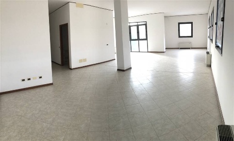 Foto Ufficio in via Berlinguer, Sant'Ilario d'Enza Centro di 100 m²