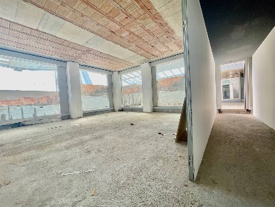 Foto Negozio in VIA ELETTRICITA', Venezia Marghera - Catene di 248 m²