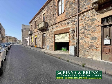 Foto Attività commerciale a Oristano Centro di 91 m² con 1 locali