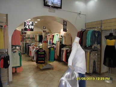Foto Locale commerciale a Nola di 90 m² con 4 locali in vendita