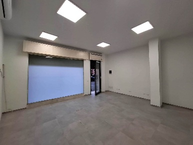 Foto Negozio in Via Leonardo da Vinci, Piacenza Dante - Cheope di 80 m²