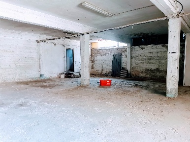 Foto Magazzino a Calenzano Centro di 170 m² con 1 locali in vendita