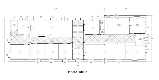 Foto Ufficio a Grosseto Stazione - Via Roma di 400 m² con 11 locali