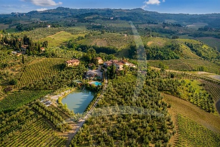 Foto Agriturismo a Certaldo Centro di 1400 m² con 20 locali in vendita