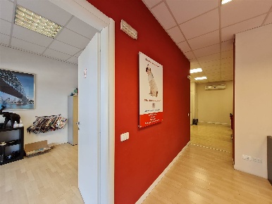 Foto Negozio a Viterbo Villanova - Riello di 120 m² con 2 locali in vendita